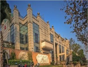 Noble Mountain Club House Hotel Nanjing  Exterior photo